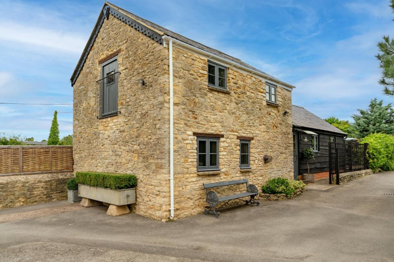 Buff Lodge Tackley 外观 照片